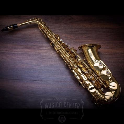 Saxofone Alto Sax Jupiter Jas700q Dourado Laqueado Eb Case R 9366