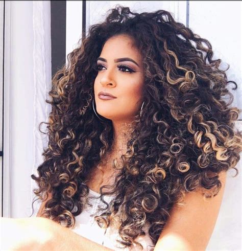 Pin By Malaya On Lovely Curls Balayage Hair Curly Hair Styles Curly