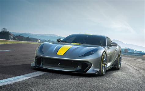 New Ferrari 812 Competizione Elevates V12 To Record Heights The Car Guide