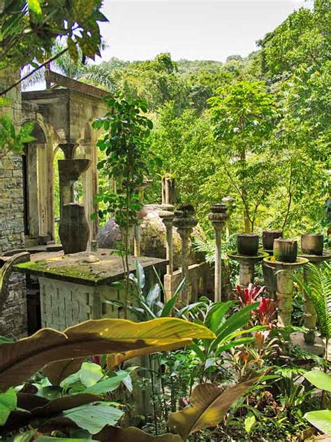 Top 10 Unusual Gardens Around The World