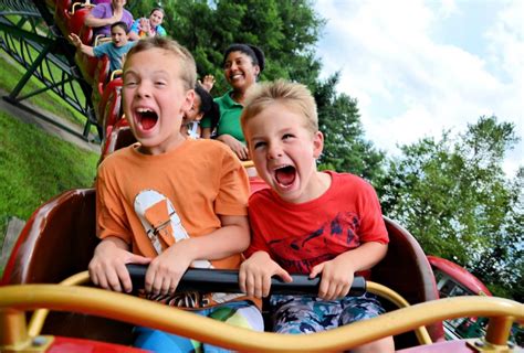 8 New England Theme Parks That Are Great For Families Theme Park