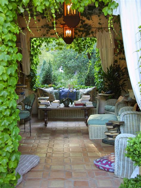Cozy Garden Sitting Area Design Ideas And Remodel Pictures Houzz