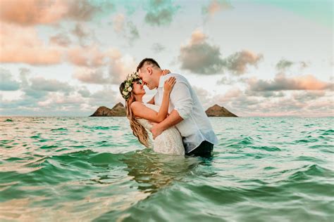 HAWAII BEACH WEDDING INSPO POSES | Hawaii photographer, Hawaii beach photos, Hawaii beaches