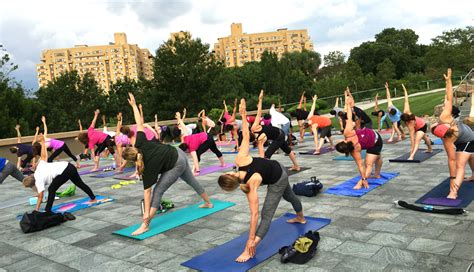 outdoor yoga in philadelphia be well philly