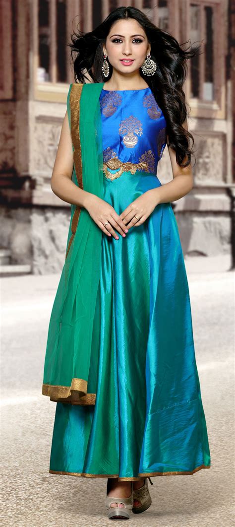 488995 Bollywood Green Color Silk Fabric Salwar Kameez