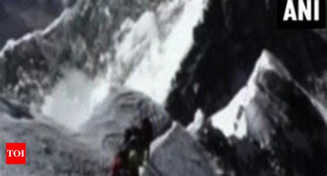12 Dead Four Missing In Deadliest Mount Everest Disaster Times Of India