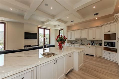 Kitchen In 2022 Ariana Grande House Home Luxury Homes