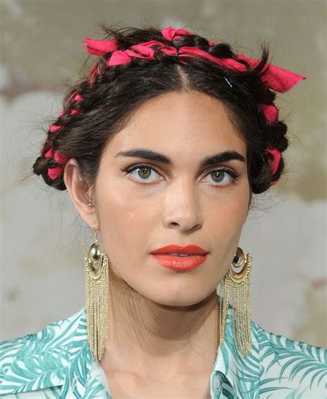 3 Ways To Wear Frida Kahlos Fabric Woven Braids Hair Styles Braids With Weave Braided