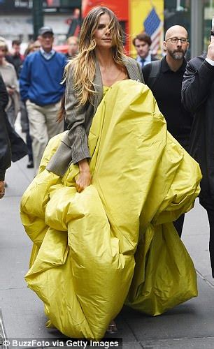 Heidi Klum Poses In Yellow Gown For Project Runway Shoot Daily Mail