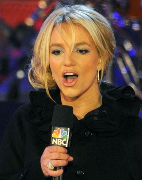 Quepasardnet Britney Spears Lanza Su Propia Linea De Extensiones De