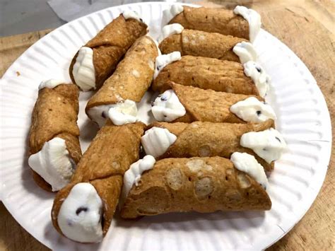 How To Make Cannoli Cream Quick And Easy The Skinny Guinea