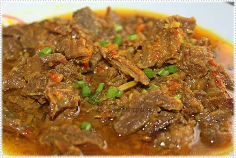 Untuk resep dengan bahan dasar daging sapi, lihat kumpulan resep olahan daging sapi di sini. HaSue: I Love My Life: Daging Rusa Masak Kunyit
