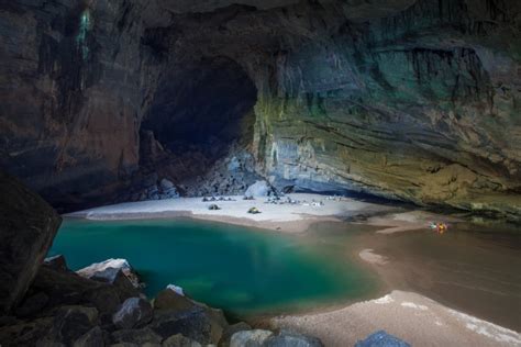 Vietnam Inside The Giant Jungle Cave Of Hang Son Doong Mediapp