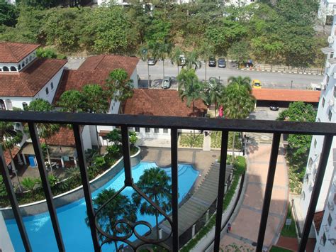 Provide free parking, have nice infinity pool view and look out point, enjoying the city view from here. KL DAILY RENTAL APARTMENT www.klstay.com: BANGSAR - Pantai ...