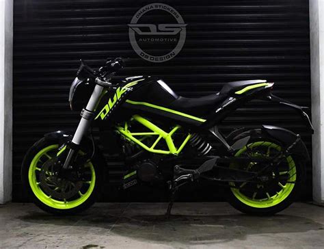 Not long after you have bought a bike starts the itch to make it unique, add that extra something that makes it identifiable as yours. New KTM Duke 200 modified - Black-Fluorescent Green 2017 ...