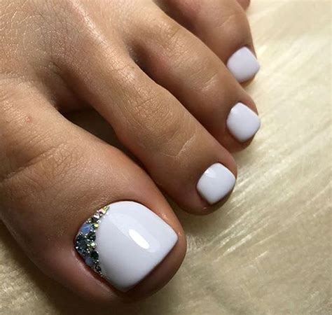 White Rhinestone Toe Nailart Toe Nail Designs Toe Nails Nails