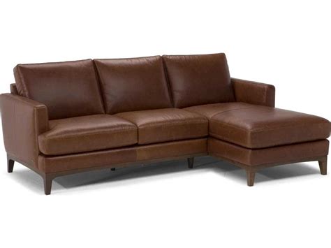 A collection that allows a high degree of customization of the products by selecting the model. Natuzzi Editions Nostalgia Sectional Sofa | NTZB970016049
