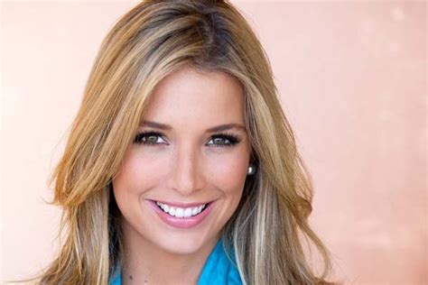20 Of The Worlds Most Beautiful Female News Anchors With