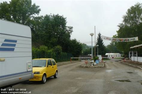 Cette dernière est un ruisseau de quelques centaines de mètres se jetant dans la veyle près du camping, ces deux cours d'eau forment une île où se trouve le champ de foire. Camping municipal de challes (réception gardien) à Bourg ...