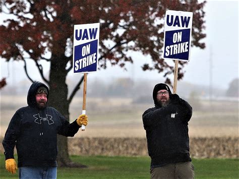 Strike Ends Uaw Ratifies Agreement With Deere