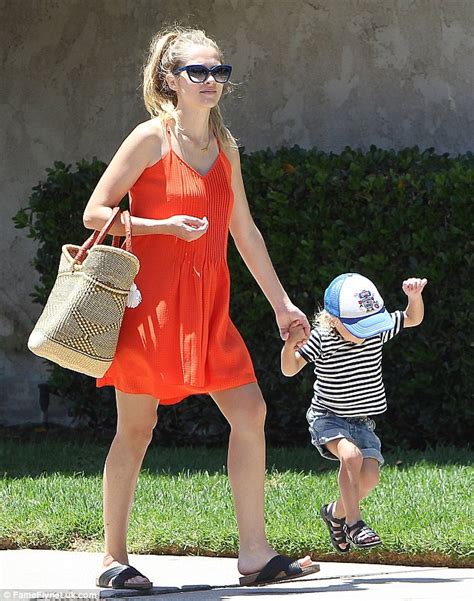 Teresa Palmer Conceals Her Baby Bump As She Dotes On Son Bodhi In Hollywood Daily Mail Online