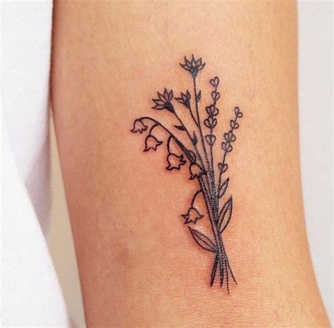 Bunch Of Flower Tattoo Tattoos For Women Flowers Simple Tattoos Ink