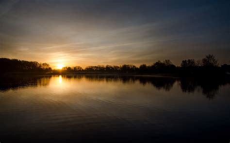 Download Wallpaper 3840x2400 Lake Horizon Sunset Sky Water Sun 4k