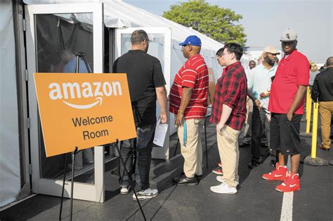 Amazon Recruiting Event In Romeoville Draws Hundreds Of Job Seekers I