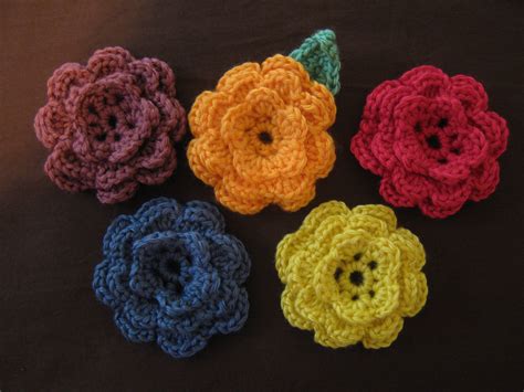 How To Crochet A Flower Part 1