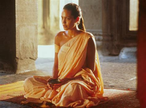 Apart from some pretty good stunt work and a basic physical resemblance, there's just not a. The Dramatic Story of How Angelina Jolie's Tomb Raider Was ...