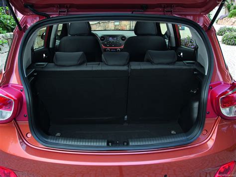 So, grab the wheel and get set for a matchless experience. Hyundai i10 picture # 114 of 143, Boot / Trunk, MY 2014 ...