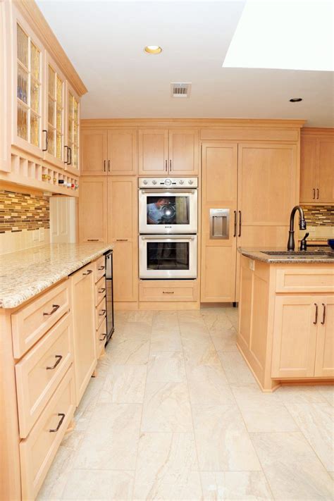 Kitchen color schemes with light maple cabinets. Lighting:Kitchen With Light Maple Cabinets And Granite ...