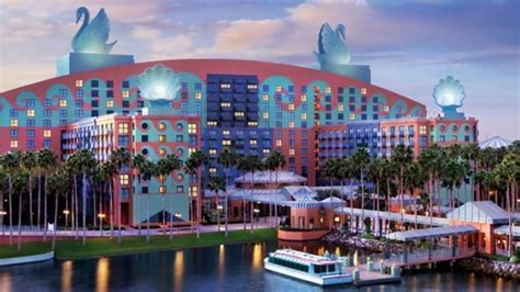 Comparing Starwoods Swan And Dolphin Disney World Resorts