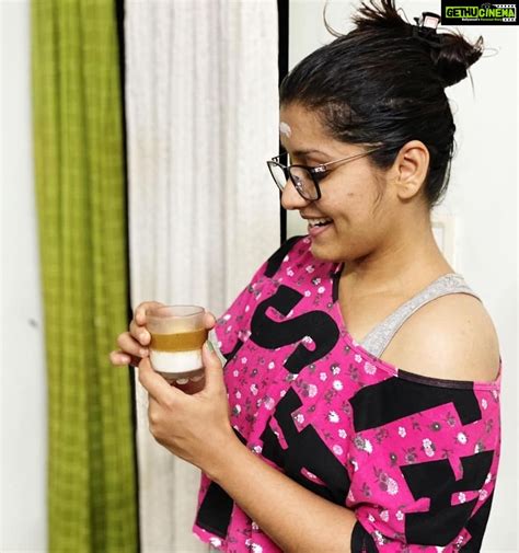 Sarayu Mohan Instagram Tried Out Recent Time Star Dalgona Coffee
