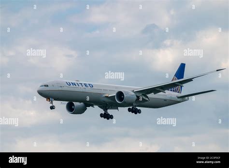 United Airlines Boeing 777 300er N2846u Wide Body Airplane Approaching