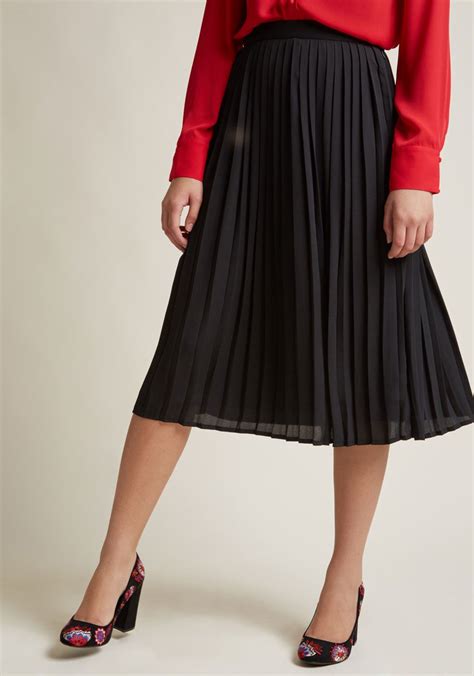 Beautifully Upbeat Midi Skirt In Black With Images Midi Skirt High