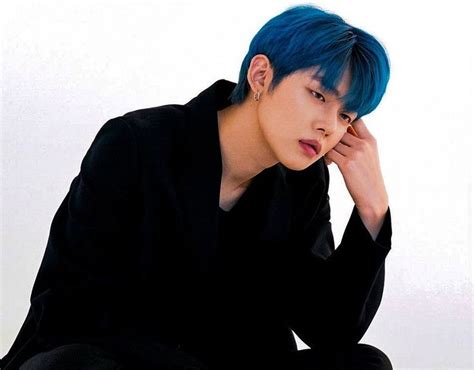 Txt Blue Hair Yeonjun Model Contract Baby Squirrel Lesbian Love Blue