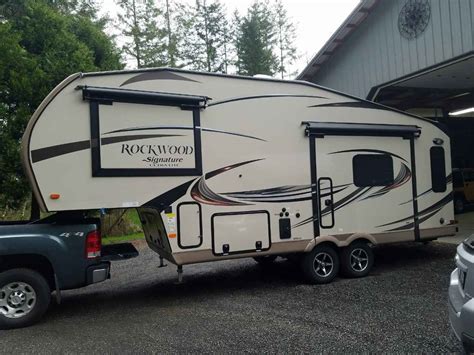Sleeps 4 people, view 5 pictures. 2016 Used Forest River ROCKWOOD ULTRA LITE 8244S Fifth ...