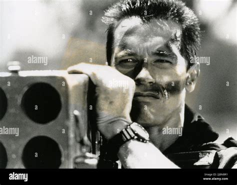 Arnold Schwarzenegger In Commando Banque De Photographies Et Dimages à