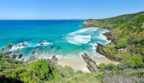 Byron bay locals say damage to the town's main beach is the worst in a generation as heavy rain, abnormally high tides and wild surf, combined with long term erosion problems. 100 Incredible Travel Secrets #1 Whites Beach | Australian ...