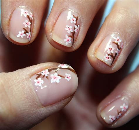 enamelicious: Nail Art - Another Flower Nail Tutorial