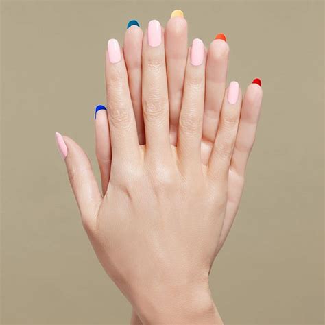 Style fingernagel bilder 2018 schwarz weiss minimalistisch. Rainbow Nails | Nagellack Trends 2016: Die coolsten Farben ...