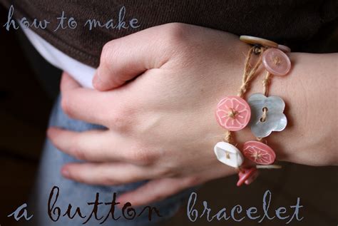 A Homemakers Journal Button Bracelet Tutorial