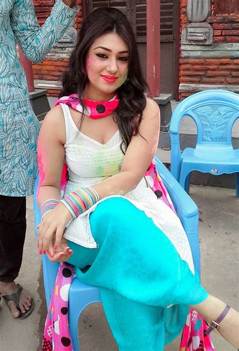 Bd Actress Apu Biswas Is Most Latest Hot And Spicy Picture In Dhallywood Film