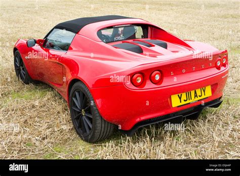 Lotus Elise Hi Res Stock Photography And Images Alamy