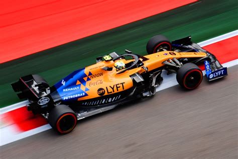 F1 2021 is the official video game of the 2021 formula one and formula 2 championships developed by codemasters and published by ea sports.it is the fourteenth title in the f1 series by codemasters and the first in the series published by electronic arts under its ea sports division since f1 career challenge in 2003. 맥라렌, 2021시즌 F1 대회 벤츠 엔진으로 복귀 - 모터그래프