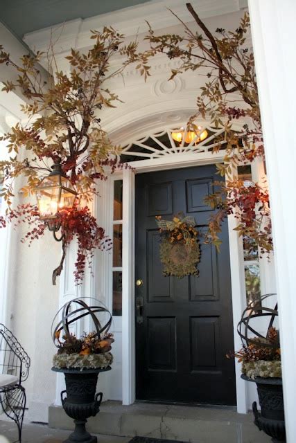 67 Cute And Inviting Fall Front Door Décor Ideas Digsdigs