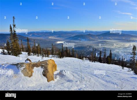 Siberia Landscape Winter Mountains Hi Res Stock Photography And Images