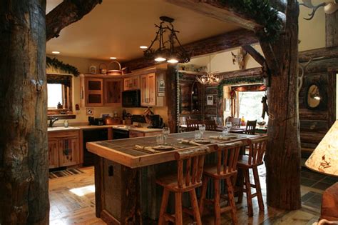 15 Traditional And Rustic Warm Interior Wood Decorating