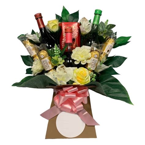 Chocolate and flower gifts for friends: JP Chenet Wine and Flowers Chocolate Bouquet | Funky Hampers